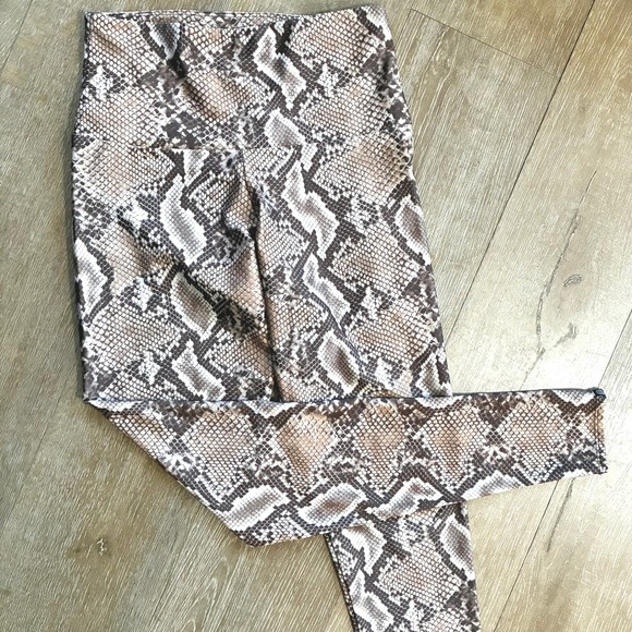 Onzie Flow Snake Print High Waist Leggings Full Length Yoga Pants - Size Small - Picture 2 of 6